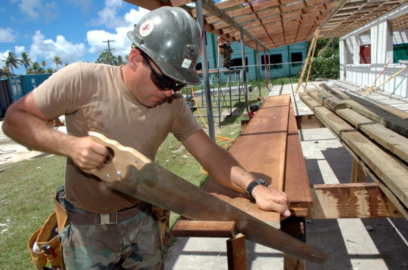 ebeniste-BIOT-min_worker_construction_building_carpenter_male_job_build_helmet-893290